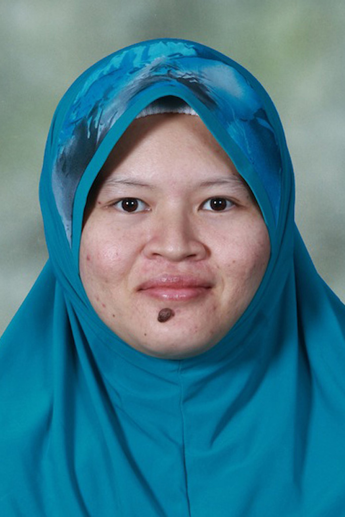 Husniyati Roslan Dr. 003